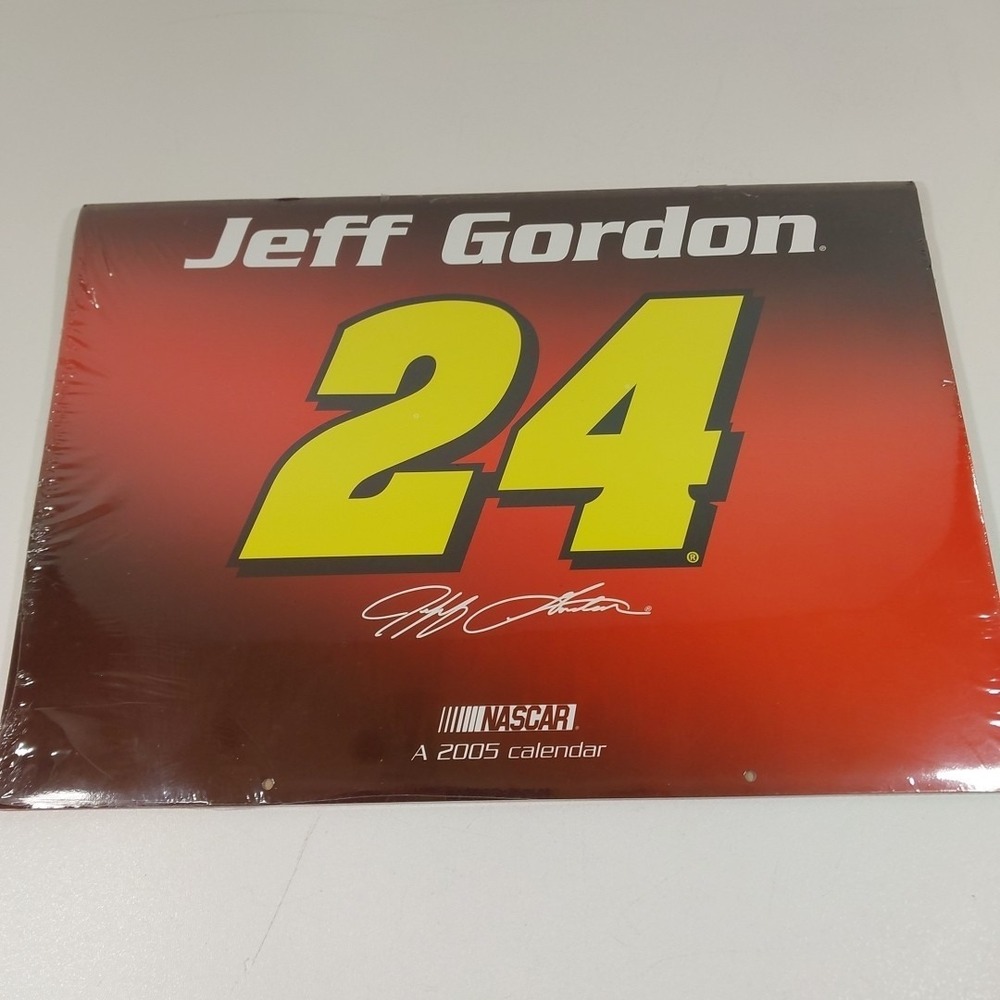 2005 NASCAR #24 Jeff Gordon‎ Wall Calendar 15 x 11